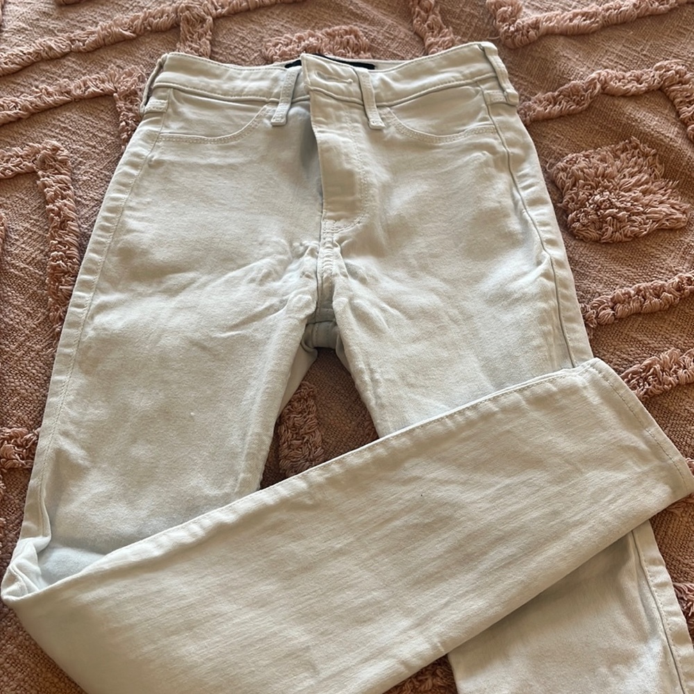 Hollister White Jean Legging 00S or 23x26